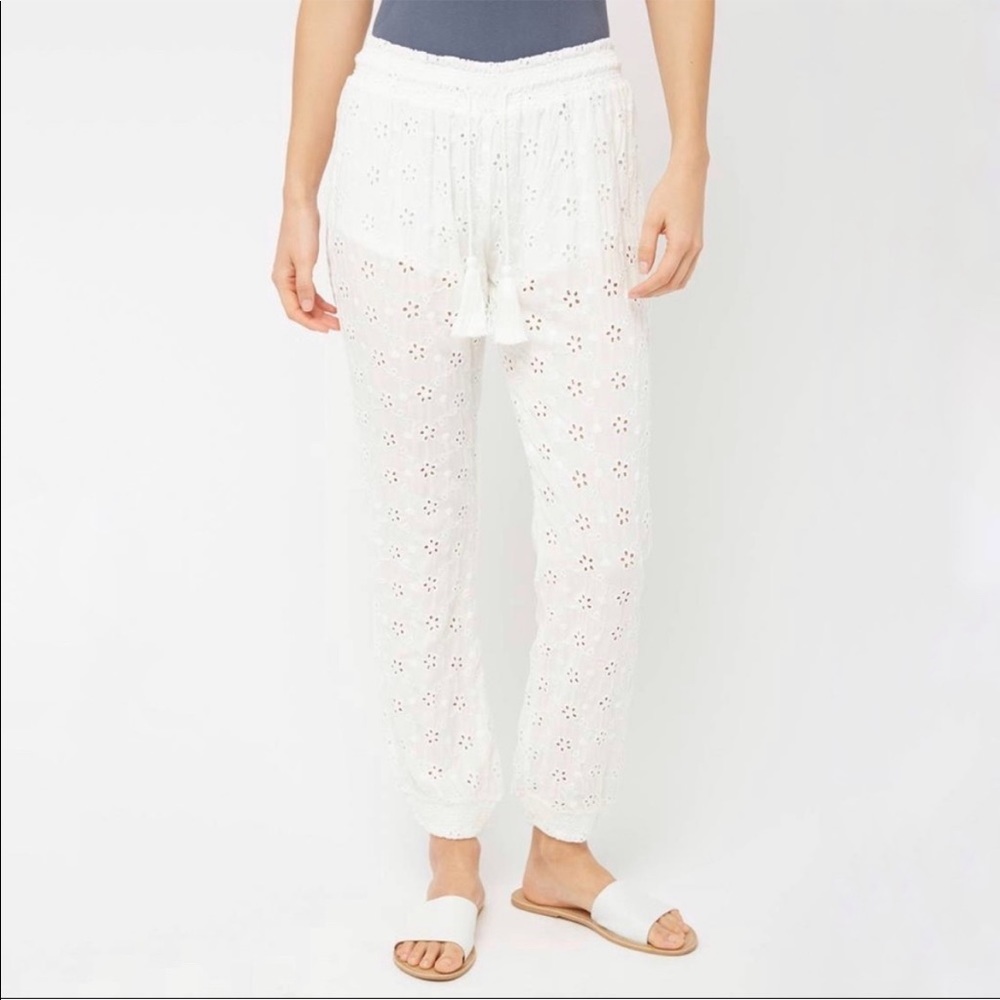 Surf gypsy eyelet lace jogger style white pants